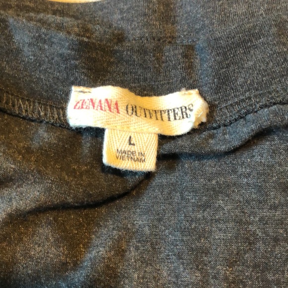 California short sleeve shirt in good condition - Picture 3 of 3